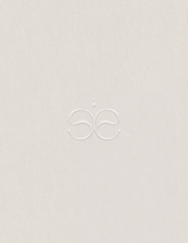 Branding Proyecto Espejo - isotipo en relieve - Mutatis Estudio
